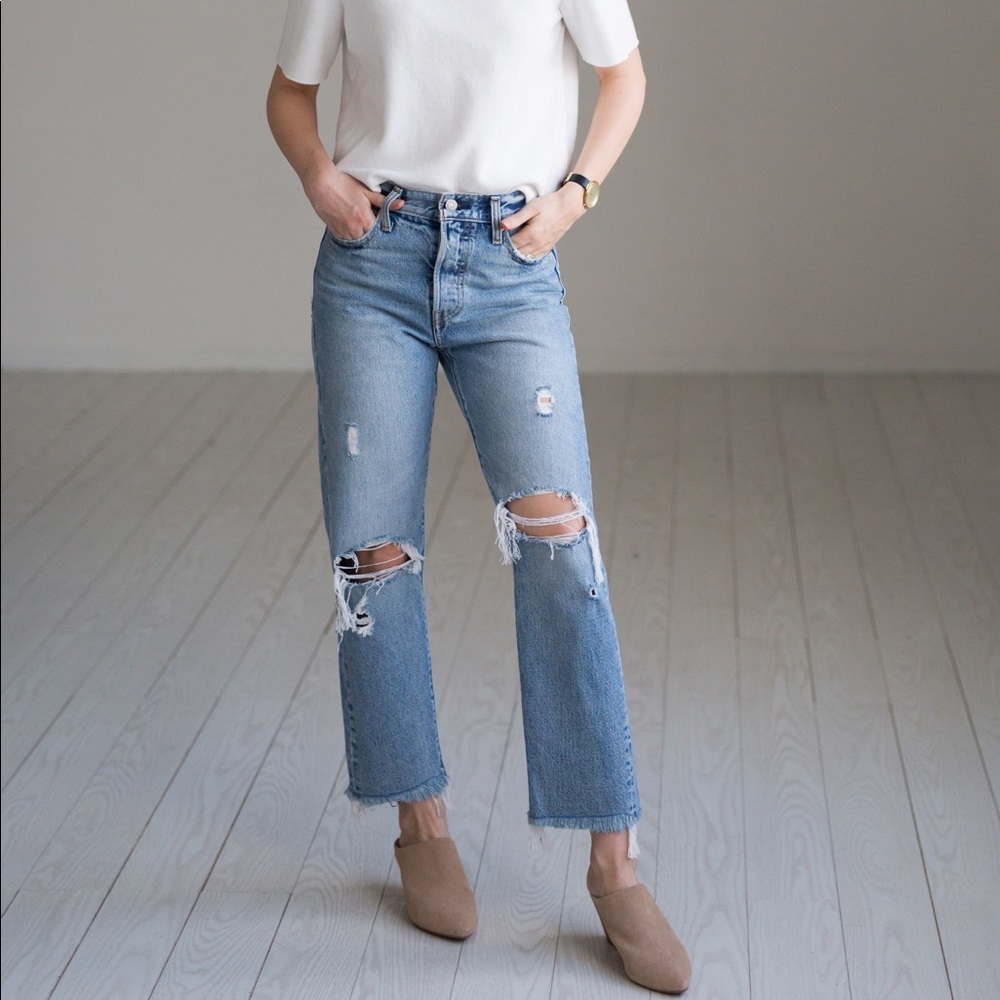 NEW Levi’s Straight Distressed Jeans